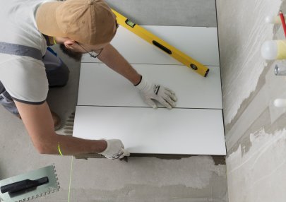 tiler-working-renovation-apartment